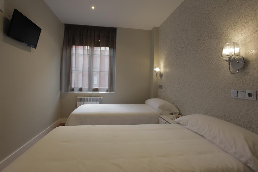 Hotel Rosal Ов'єдо Екстер'єр фото