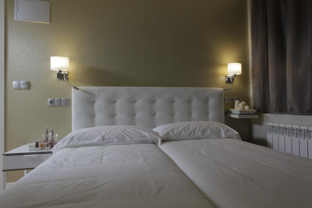 Hotel Rosal Ов'єдо Номер фото