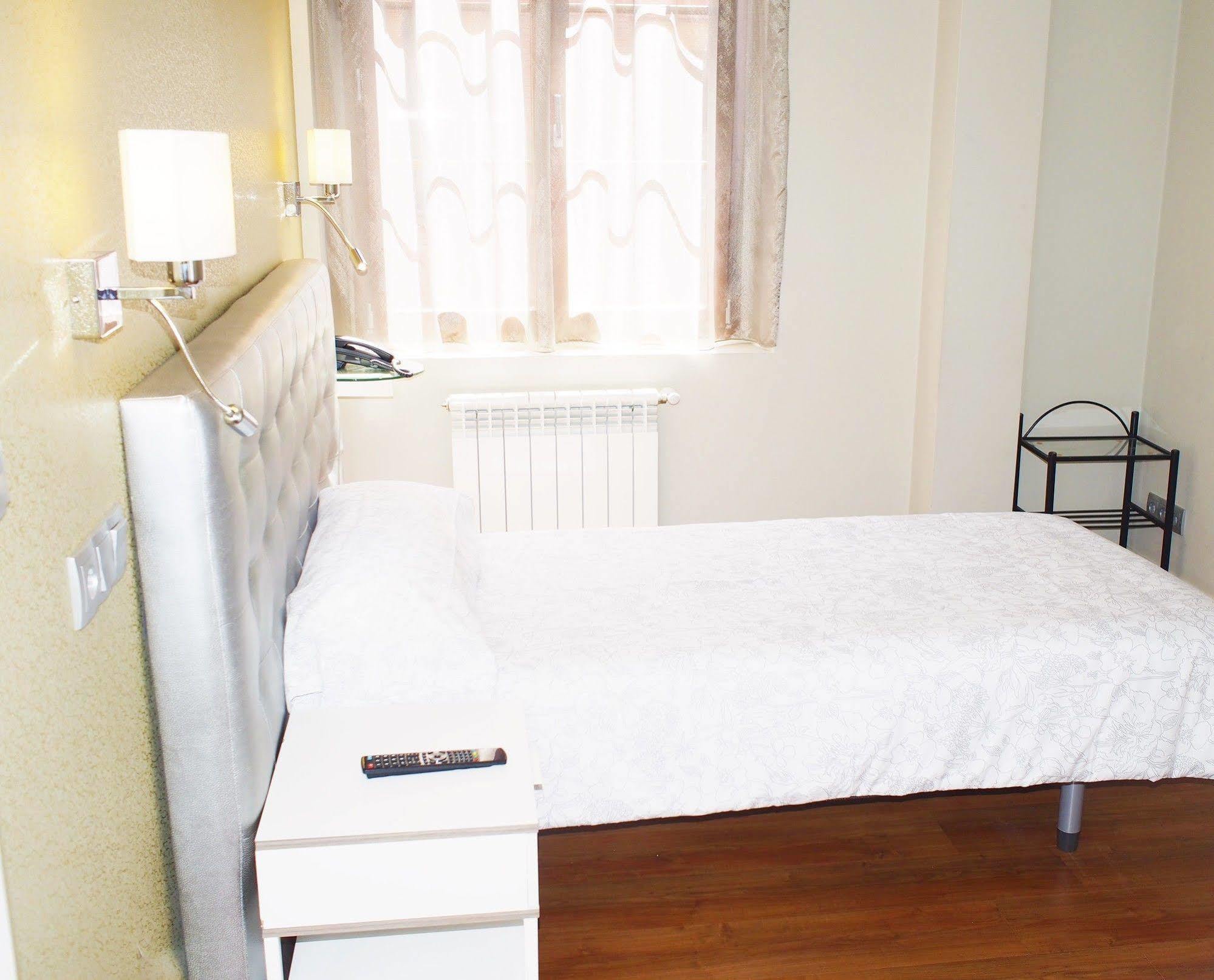 Hotel Rosal Ов'єдо Екстер'єр фото