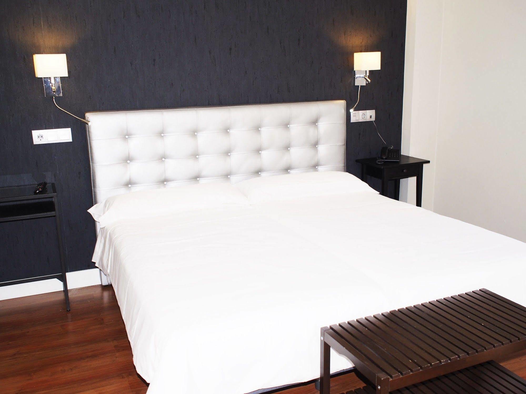 Hotel Rosal Ов'єдо Екстер'єр фото